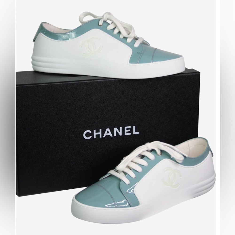 Chanel Womens Patent CC Trainers